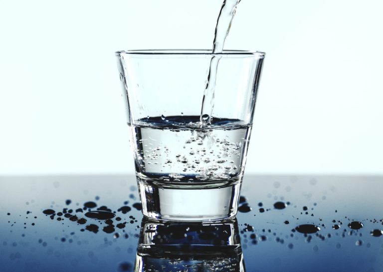 10 Cose da fare per bere 2 litri d’acqua al giorno